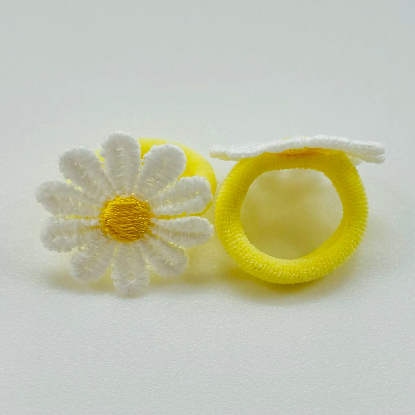 Daisy hair bobbles