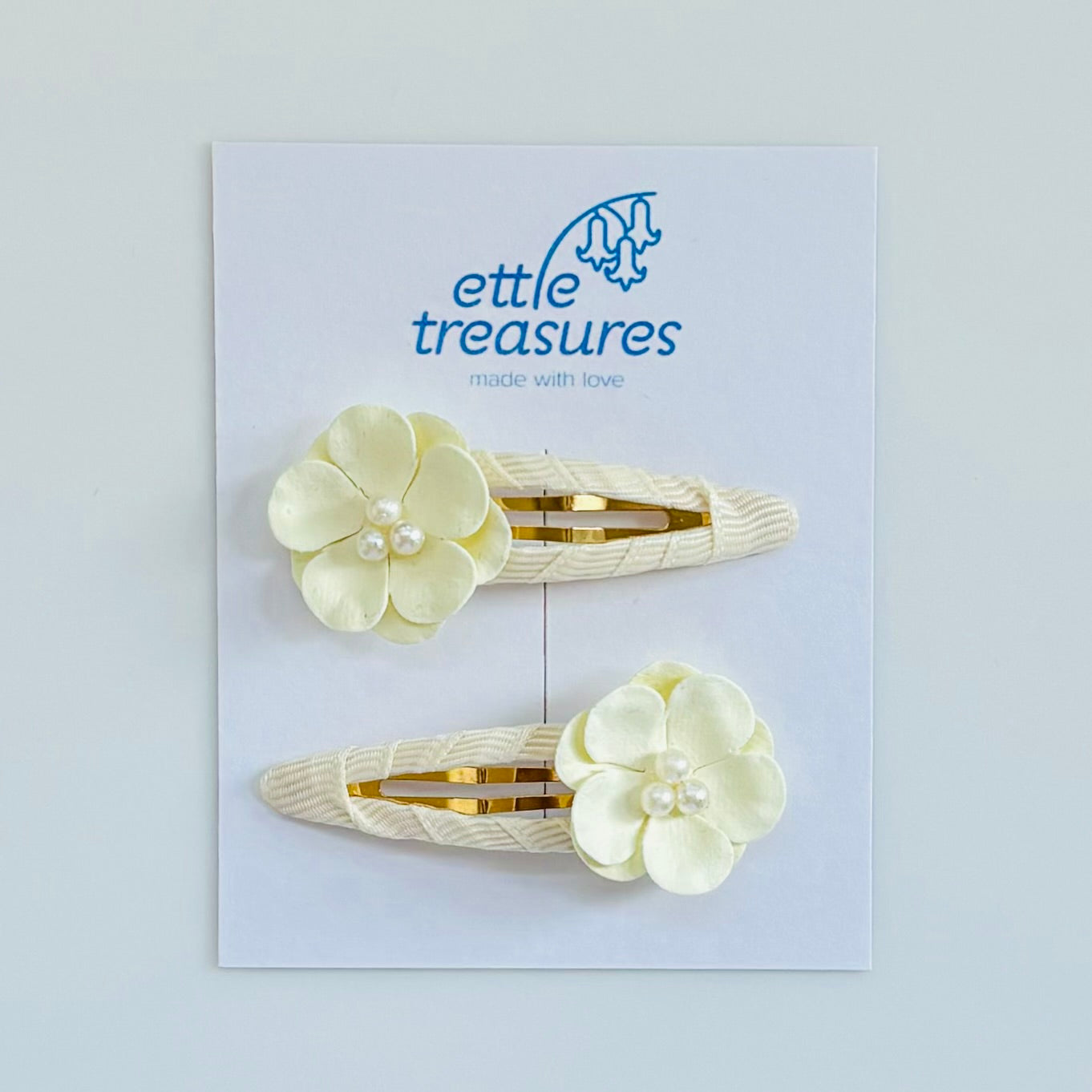 Pearl flower hair clips