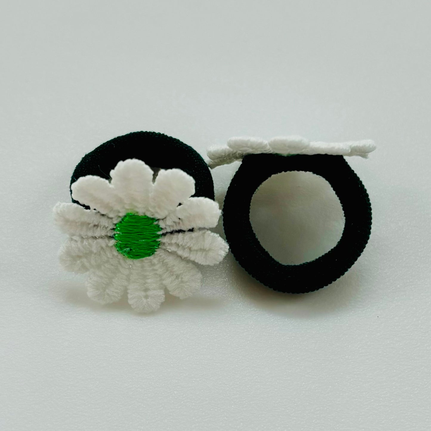 Daisy hair bobbles