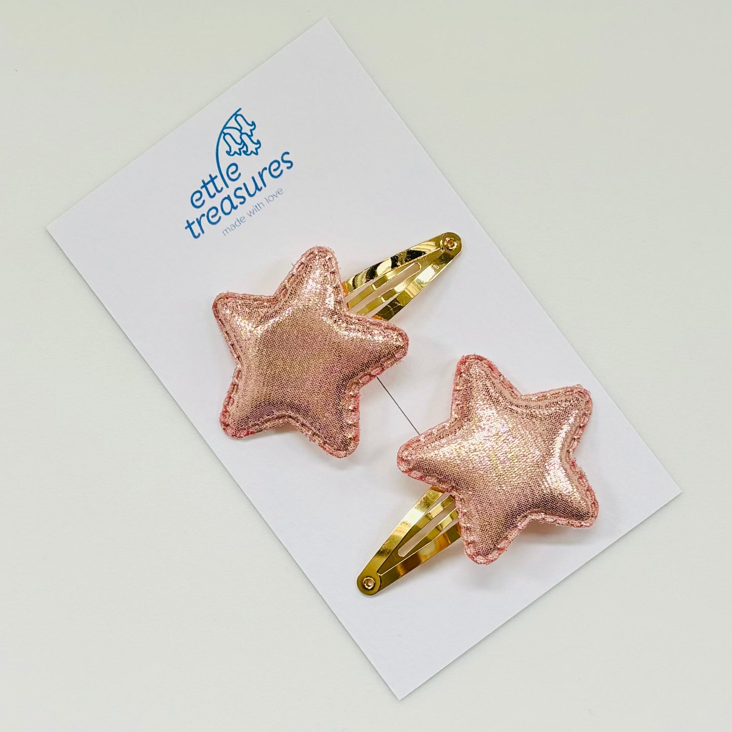 Oversized star hair clips