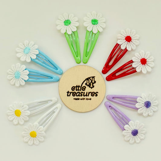 Daisy hair clips